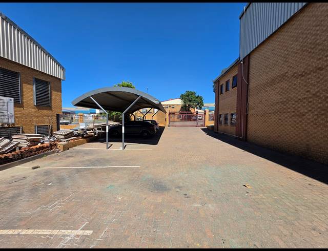 850M² FACTORY FOR SALE IN KYA SANDS